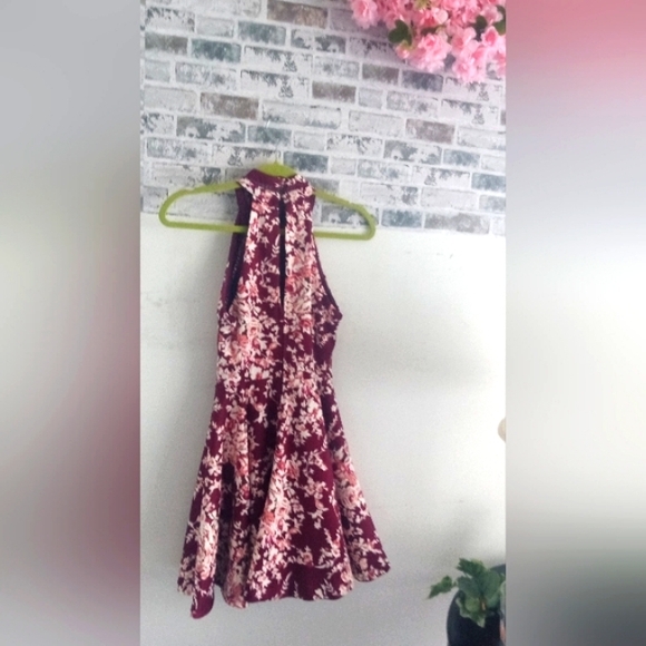 Floral Halter Dress - Picture 4 of 7